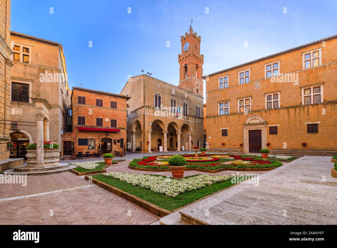 Toskana, Italien. Palazzo Comunale und Palazzo Vescovile in Pienza, Provinz Siena. Stockfoto