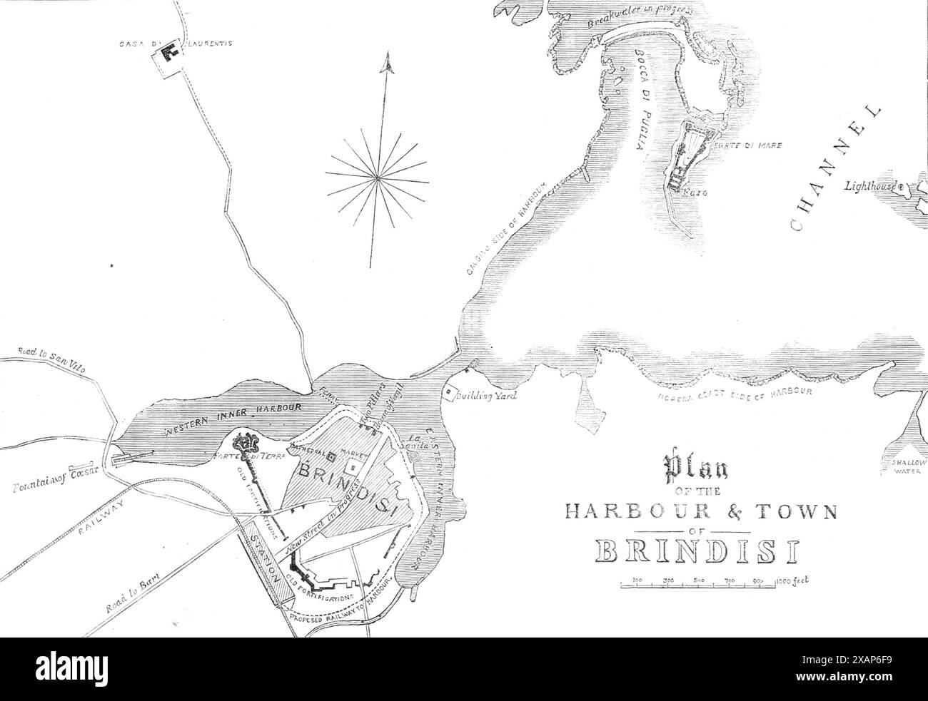 Plan des Hafens und der Stadt Brindisi, [Italien], 1869. "Die alte Stadt Brundusium, die Herodot im 5. Jahrhundert vor Christus bekannt war, soll lange zuvor von einer Kolonie äolischer Griechen gegründet worden sein. Es wird angenommen, dass sein Name von einem Wort ihrer Sprache abgeleitet ist, was „Hirschkopf“ bedeutet; die verzweigte Form der beiden inneren Häfen, die in unserem Plan zu sehen ist und eine vermeintliche Ähnlichkeit mit der Form der Hirschhörner aufweist. Der Hafen war so gut und hatte eine so herrliche Lage an der Mündung der Adria, direkt gegenüber den Ionischen Inseln, dass er wohl gewesen sein muss Stockfoto