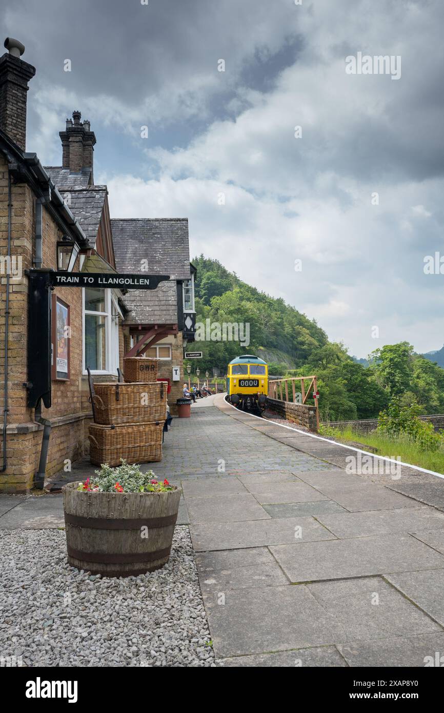 Baureihe 47, die auf der Llangollen Railway am Bahnhof Berwyn in Nordwales betrieben wird. Stockfoto