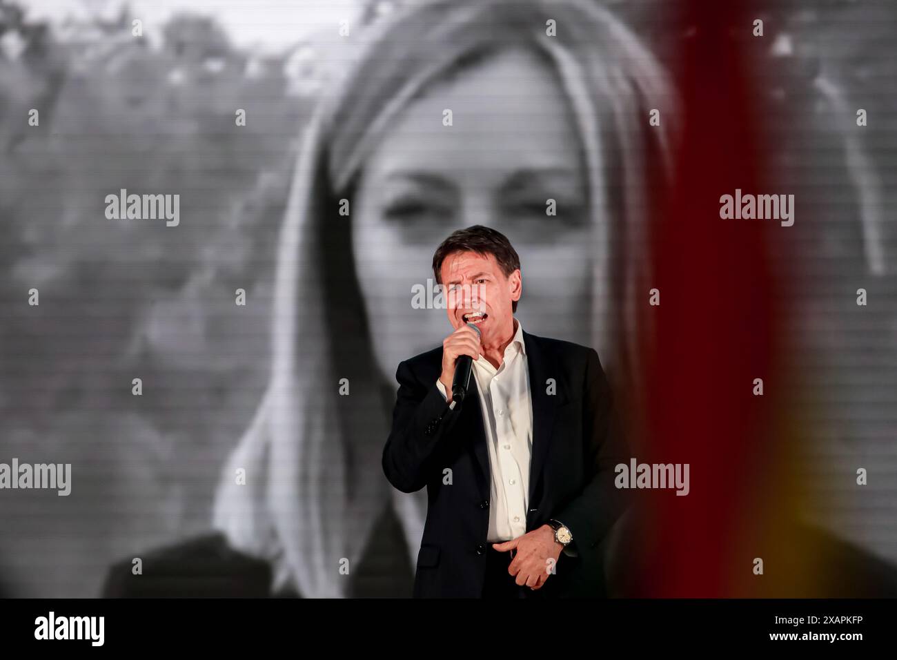 Giuseppe Conte, Leiter von Movimento 5 Stelle (M5S), in Palermo für die politische Kampagne Europas. Stockfoto