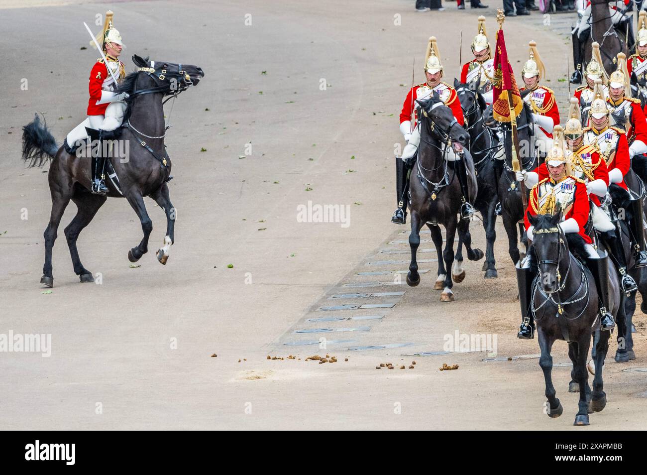 London, Großbritannien. Juni 2024. Der Colonel's Review von Lieutenant General James Bucknall, KCB, CBE die letzte Bewertung vor Trooping the Colour am 15. Juni. Nummer 9 Kompanie, die irische Garde truppieren ihre Farben. Guy Bell/Alamy Live News Stockfoto