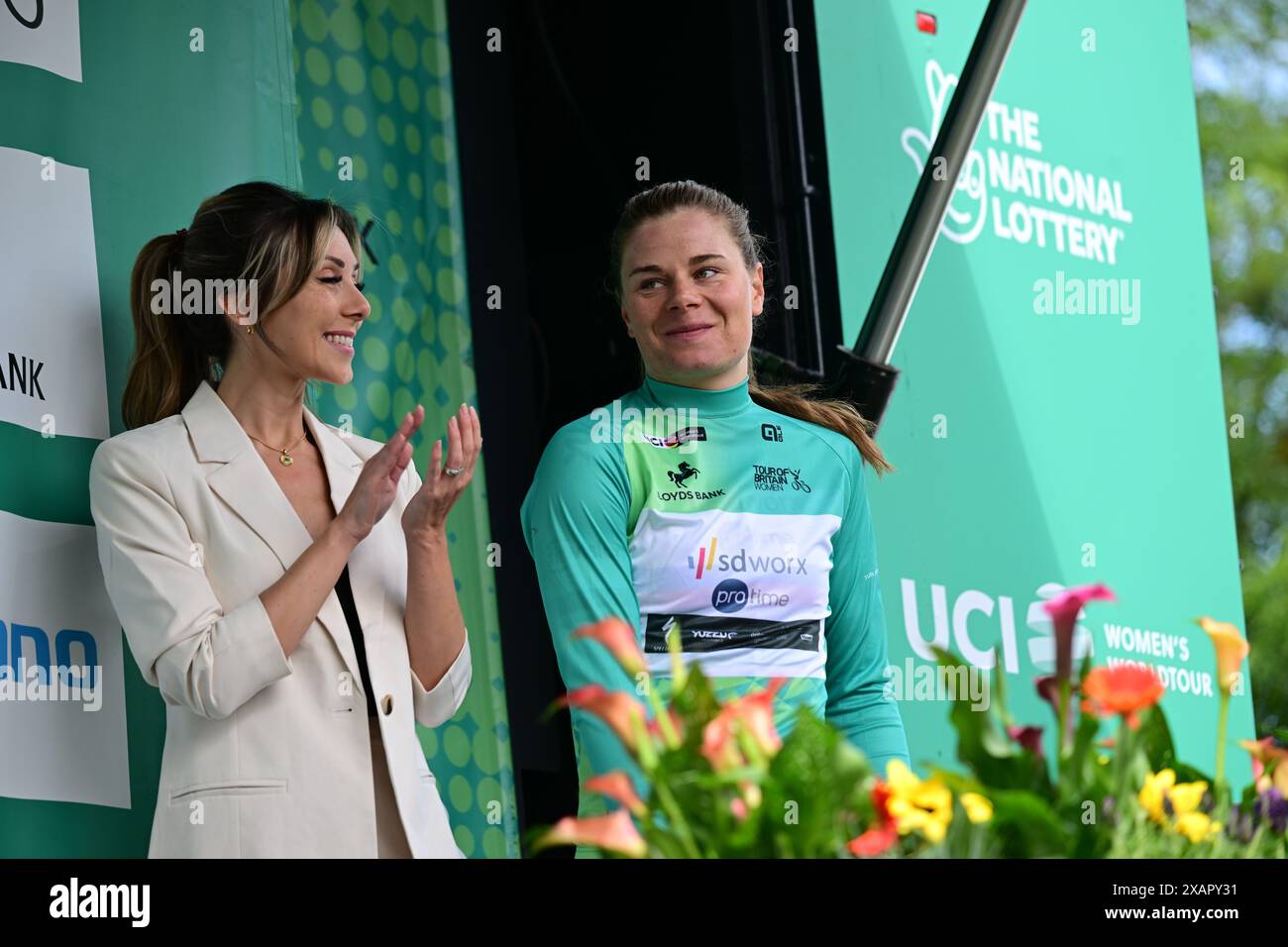 Lloyds Bank Tour of Britain Women 2024 Stage 3 Warrington nach Warrington. Lotte Kopecky für Team SD Worx – ProTime hält die Führung in der dritten Etappe des Rennsports. Quelle: Peter Goding/Alamy Live News Stockfoto