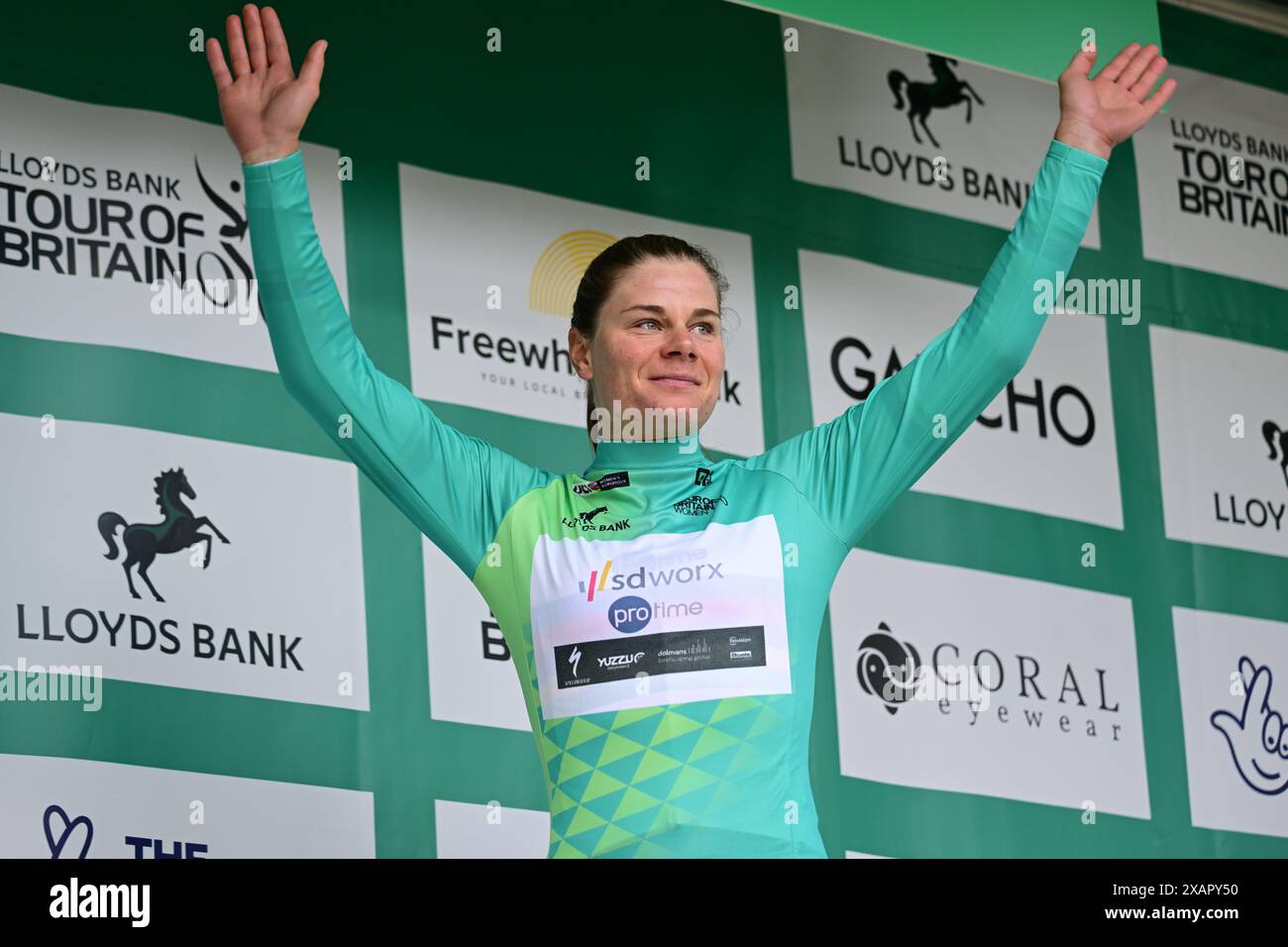 Lloyds Bank Tour of Britain Women 2024 Stage 3 Warrington nach Warrington. Lotte Kopecky für Team SD Worx – ProTime hält die Führung in der dritten Etappe des Rennsports. Quelle: Peter Goding/Alamy Live News Stockfoto