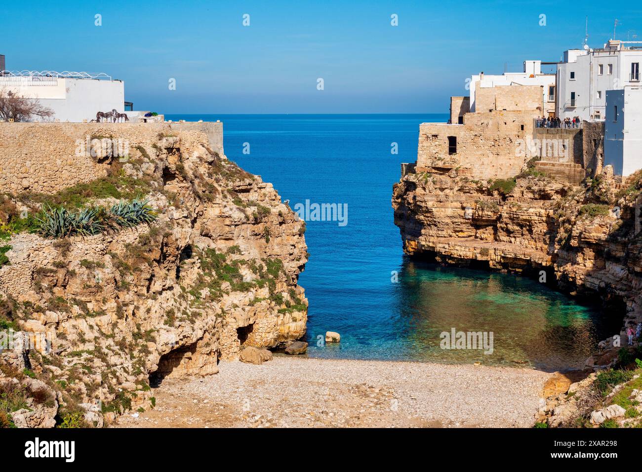 Blick auf den Strand von Lama Monachile, Polignano a Mare, Italien Stockfoto