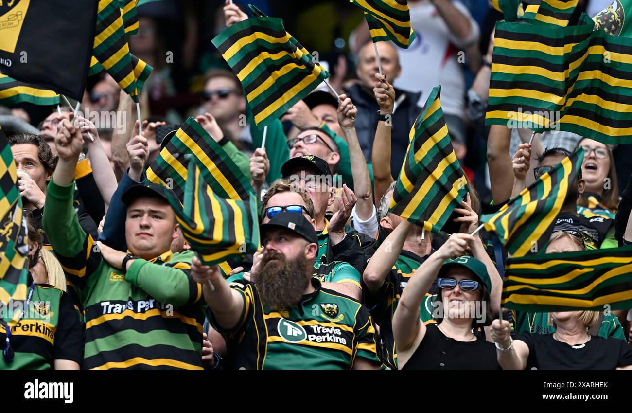 Twickenham, Vereinigtes Königreich. Juni 2024. Gallagher Premiership Rugby Finale. Northampton Saints V Bath Rugby. Twickenham Stadium. Twickenham . Northampton Unterstützer beim Gallagher Premiership Rugby Finale zwischen Northampton Saints und Bath Rugby. Quelle: Sport In Pictures/Alamy Live News Stockfoto