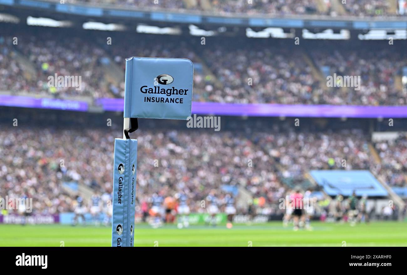 Twickenham, Vereinigtes Königreich. Juni 2024. Gallagher Premiership Rugby Finale. Northampton Saints V Bath Rugby. Twickenham Stadium. Twickenham . Gallagher Versicherungs-Branding auf der Kegelflagge während des Gallagher Premiership Rugby Finales zwischen Northampton Saints und Bath Rugby. Quelle: Sport In Pictures/Alamy Live News Stockfoto