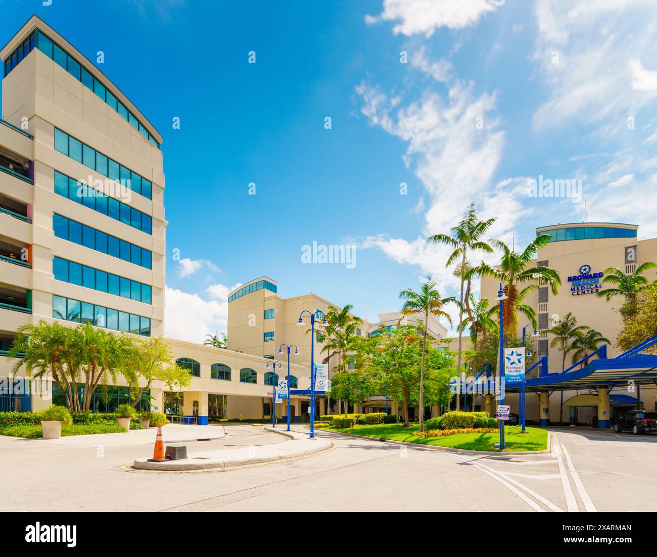 Fort Lauderdale, FL, USA - 8. Juni 2024: Broward Health Medical Center. Krankenhauseinrichtung Stockfoto