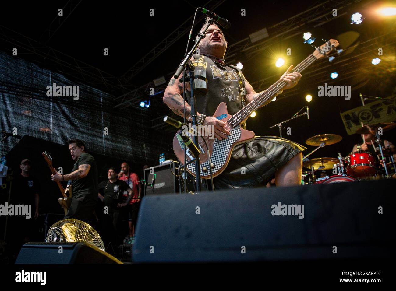 Augsburg, Deutschland. 07/06/2024. FAT Mike performe beim NOFX-Konzert Punk in Drublic: Lasst Tour 2024. 40 Jahre, 40 Städte, 40 Songs x Day – die legendäre Punkband NOFX lieferte im Rahmen ihrer Abschiedstour einen unvergesslichen Auftritt in Augsburg. Quelle: Valerio Agolino / Alamy Live News Stockfoto