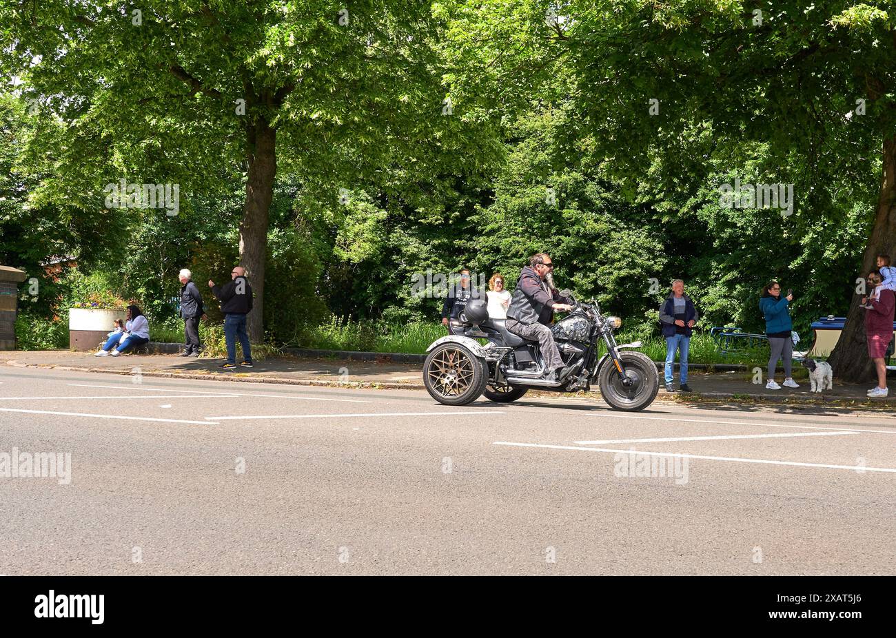 Verbietet Biker bei einer Straßenparade in Long Eaton, Derbyshire, UK2024 Stockfoto