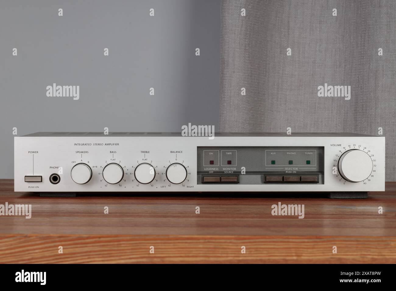 Vintage Stereo-Verstärker Vorn Stockfoto