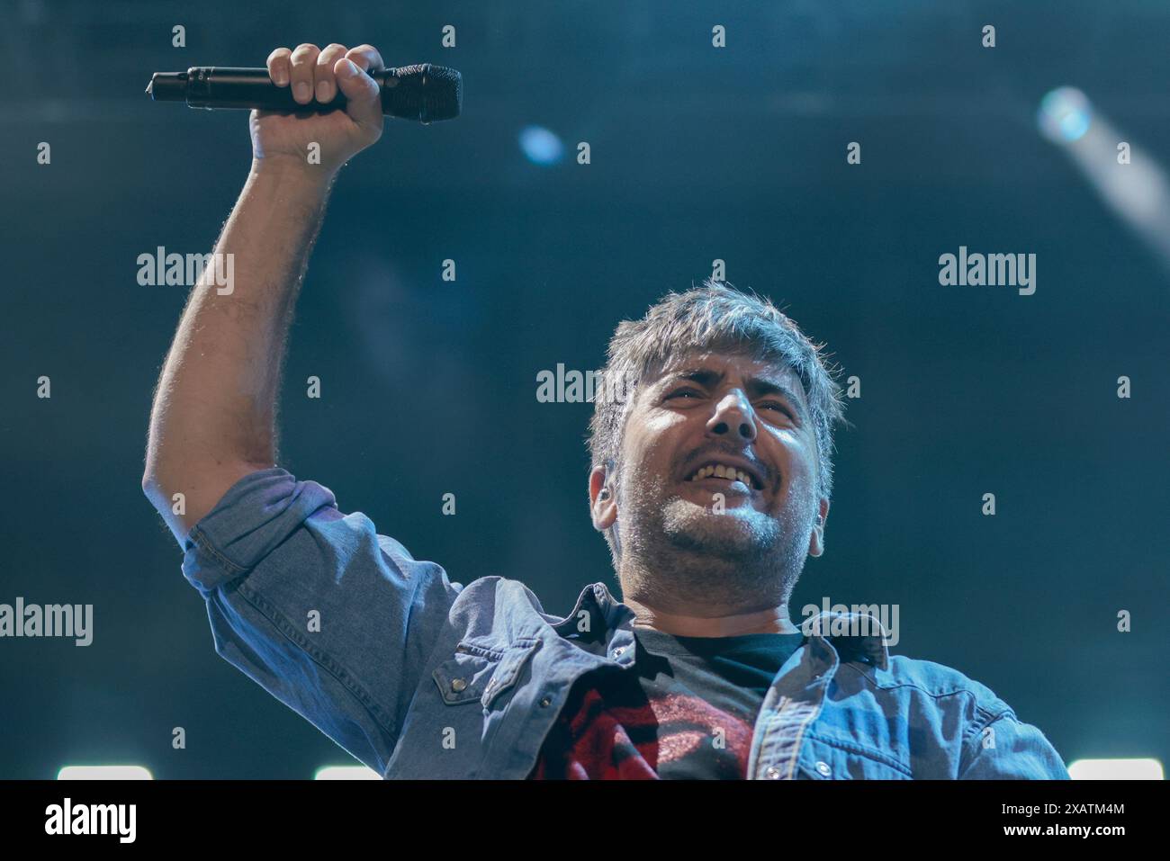 Sevilla, Spanien. Juni 2024. SEVILLA, SPANIEN - 08. JUNI: Detail des Konzerts der Estopa-Gruppe im La Cartuja-Stadion anlässlich ihres 25-jährigen Bestehens in der Musik im La Cartuja am 08. Juni 2024 in Sevilla. (Kreditbild: © Jose Luis Contreras/DAX via ZUMA Press Wire) NUR REDAKTIONELLE VERWENDUNG! Nicht für kommerzielle ZWECKE! Stockfoto