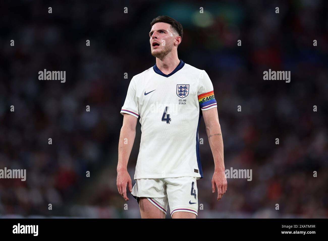 London, Großbritannien. Juni 2024. Declan Rice aus England sieht zu. England gegen Island, internationales Fußball-Freundschaftsspiel im Wembley Stadium in London am Freitag, den 7. Juni 2024. Nur redaktionelle Verwendung. bild von Andrew Orchard/Andrew Orchard Sportfotografie/Alamy Live News Credit: Andrew Orchard Sportfotografie/Alamy Live News Stockfoto