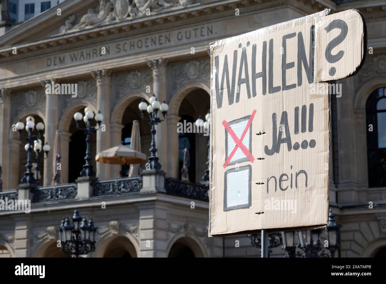 08.06.2024 Frankfurt Opernplatz Zentrale Hauptkundgebung V. O. T. Y vor Europawahl Motto RECHTSEXTREMISMUS STOPPEN DEMOKRATIE VERTEIDIGEN Stockfoto