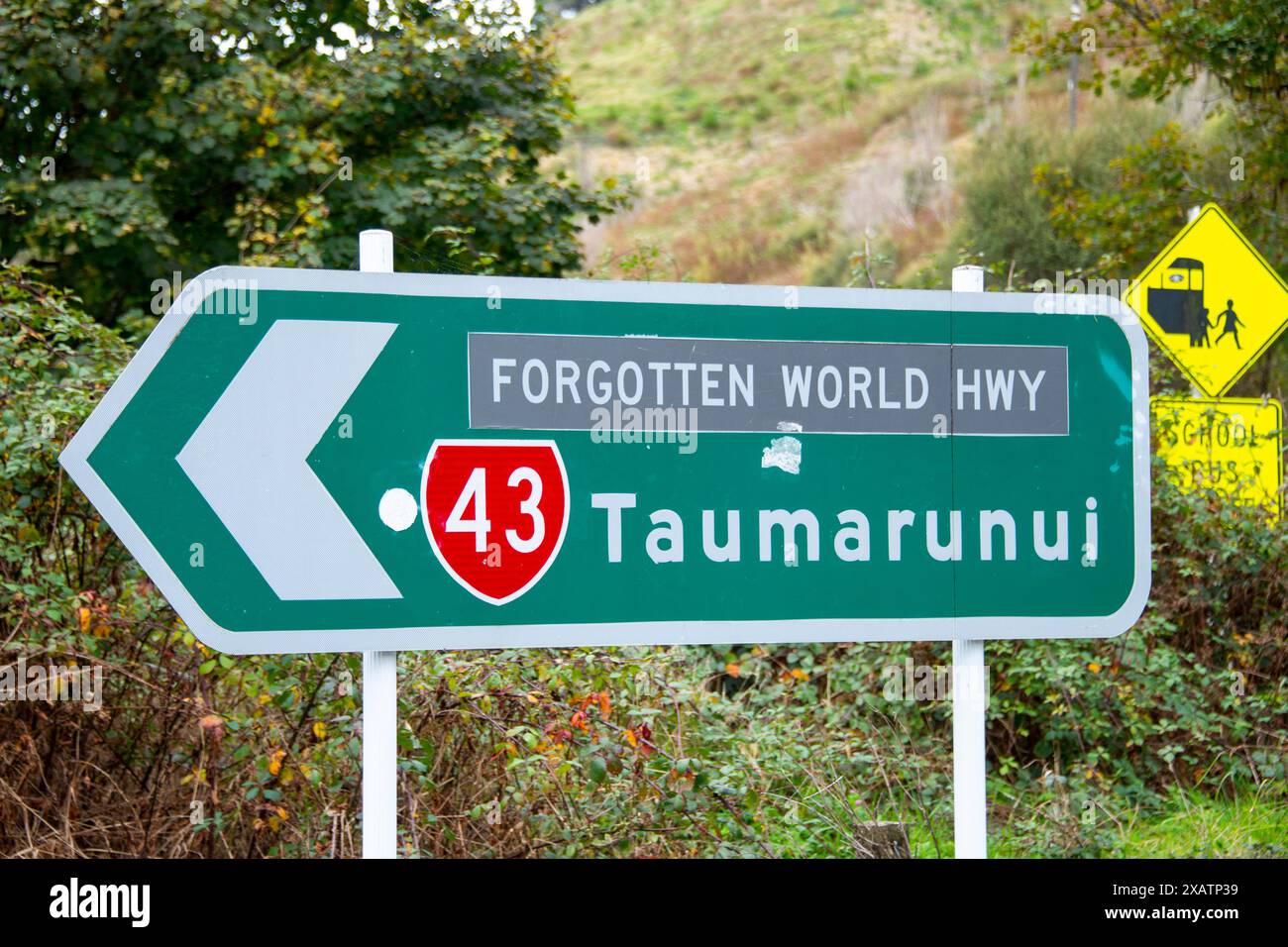 Schild Für Den New Zealand State Highway 43 (Forgotten World Highway) Stockfoto