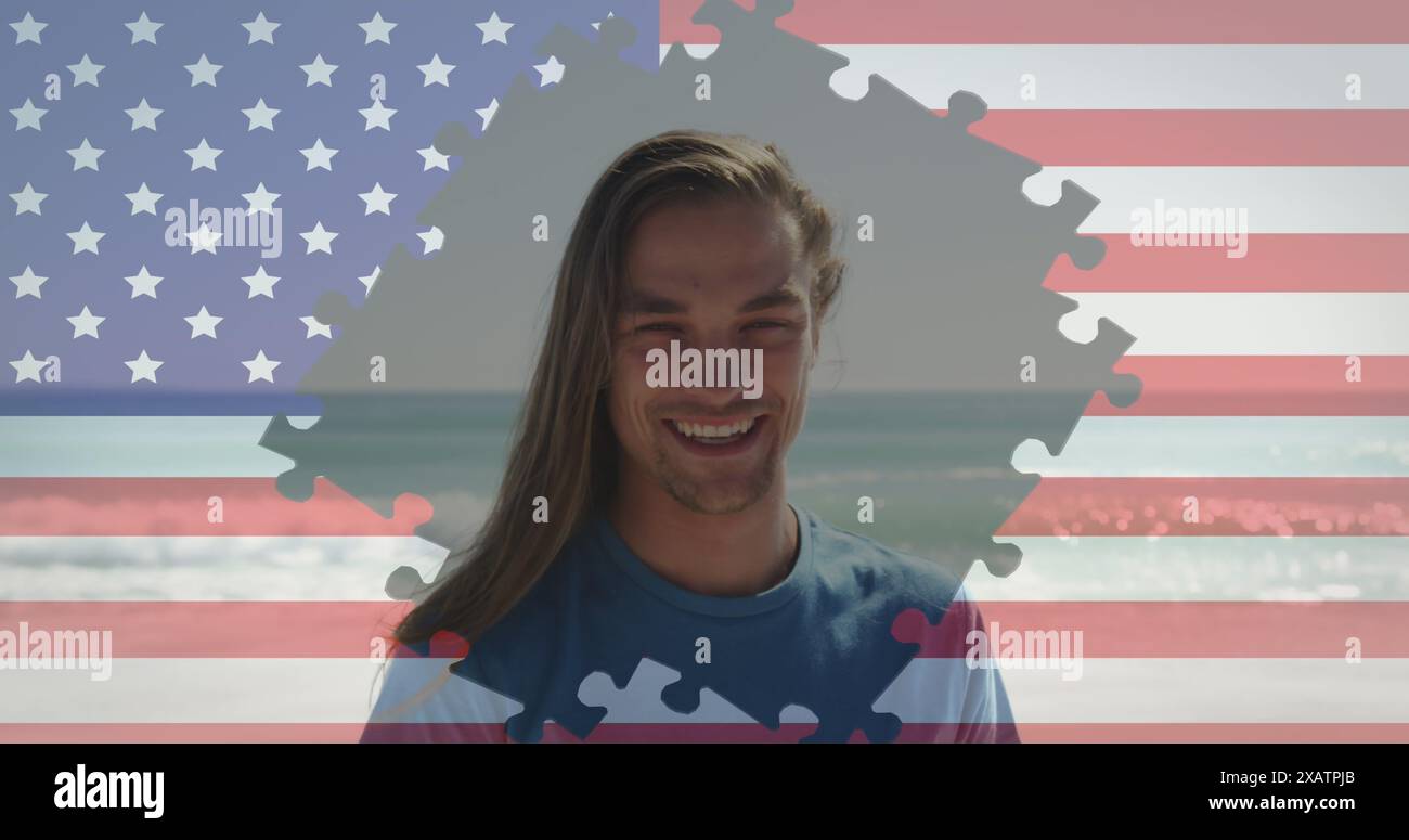 Puzzle über amerikanischer Flagge gegen Porträt eines kaukasischen Mannes, der am Strand lächelt Stockfoto