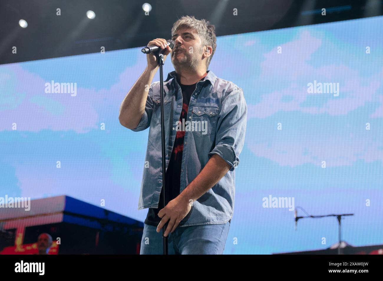 Sevilla, Spanien. Juni 2024. Die Estopa-Gruppe gibt am 08. Juni 2024 ein Konzert im La Cartuja-Stadion zum 25-jährigen Bestehen der Musik in Sevilla, Spanien. (Foto: Jose Luis Contreras/Dax Images) (Foto: DAX Images/NurPhoto) Credit: NurPhoto SRL/Alamy Live News Stockfoto