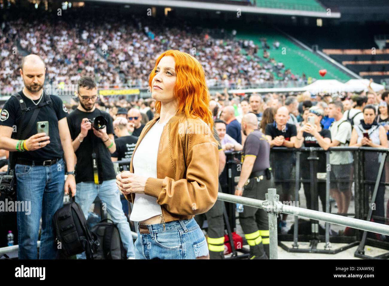 Italienisches Sängermusikkonzert - Vasco Rossi - Vasco Live 2024 Noemi Veronica Scopelliti Milan Stadio San Siro Italien Copyright: XMirkoxFava/TSCKx/xLiveMediax LPM 1389937 Stockfoto