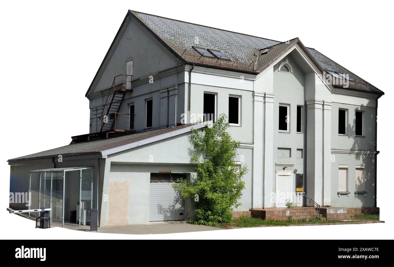 Ein zerstörtes altes Steingebäude. Isoliert auf weiß Stockfoto