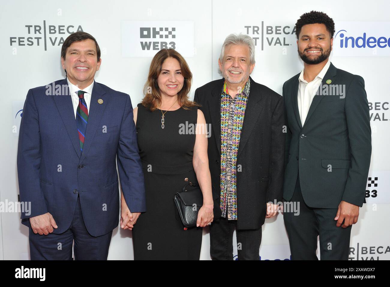 New York, USA. Juni 2024. L-R: US-REP. Vicente Gonzalez (D-NY), Lorena Saenz Gonzalez, Luis Miranda Jr. und die US-amerikanische Rep. Maxwell Frost (D-FL) nehmen am 8. Juni 2024 am SVA Theater am Tribeca Festival in New York, NY, Teil. (Foto: Stephen Smith/SIPA USA) Credit: SIPA USA/Alamy Live News Stockfoto