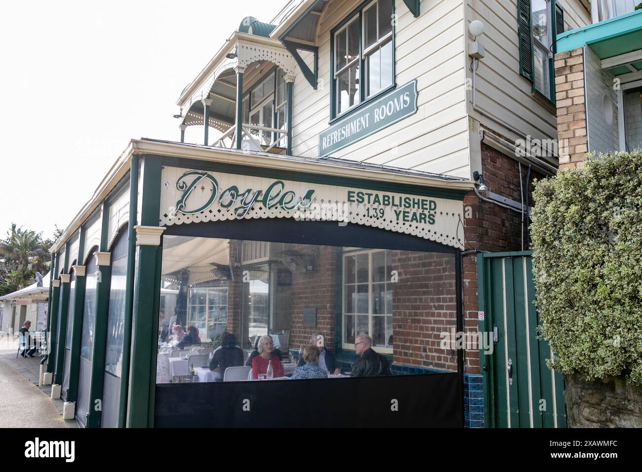 Watsons Bay Sydney, Doyles on the Beach Fisch- und Meeresfrüchterestaurant mit Hafenblick, Sydney, NSW, Australien Stockfoto