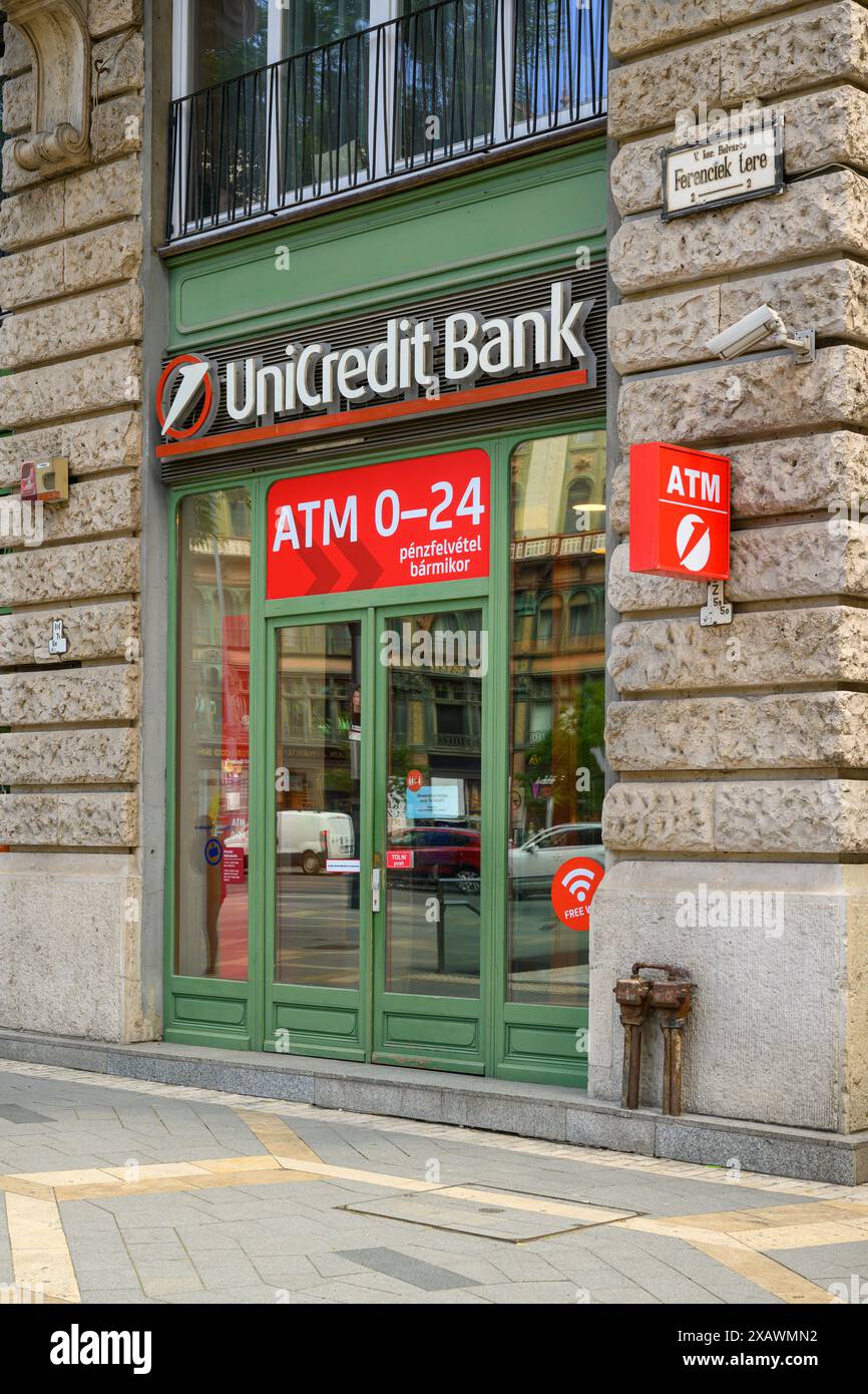 Vordere Erhebung der Unicredit Bank, Ferenciek Tere, Budapest, Ungarn Stockfoto