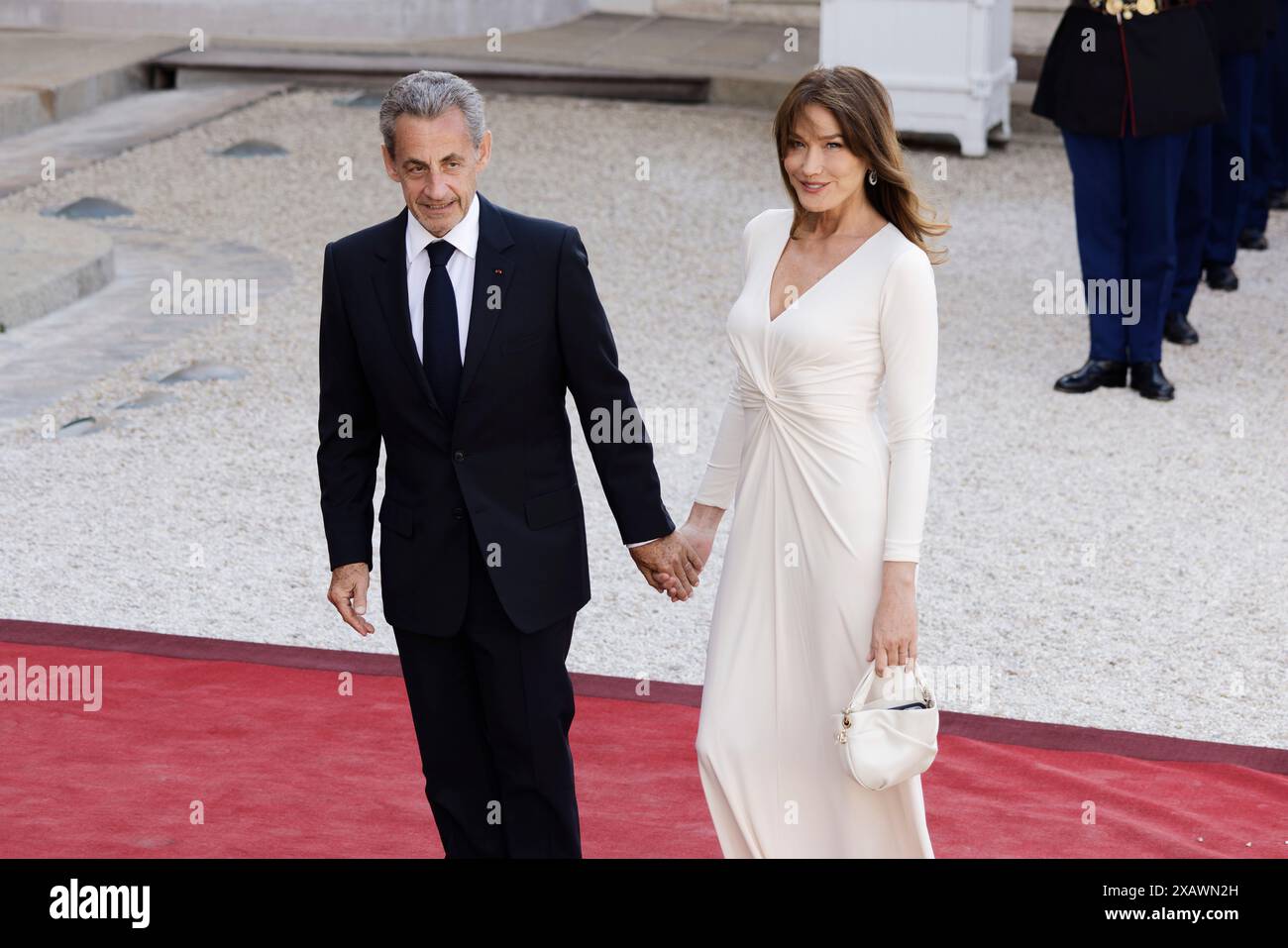 Paris, Frankreich. Juni 2024. Nicolas Sarkozy und Carla Bruni   der französische Präsident Emmanuel Macron und seine Frau Brigitte Macron empfangen US-Präsident Joe Biden und seine Frau Jill Biden am 8. Juni 2024 im Elysee-Präsidentenpalast in Paris, Frankreich. Quelle: Bernard Menigault/Alamy Live News Stockfoto