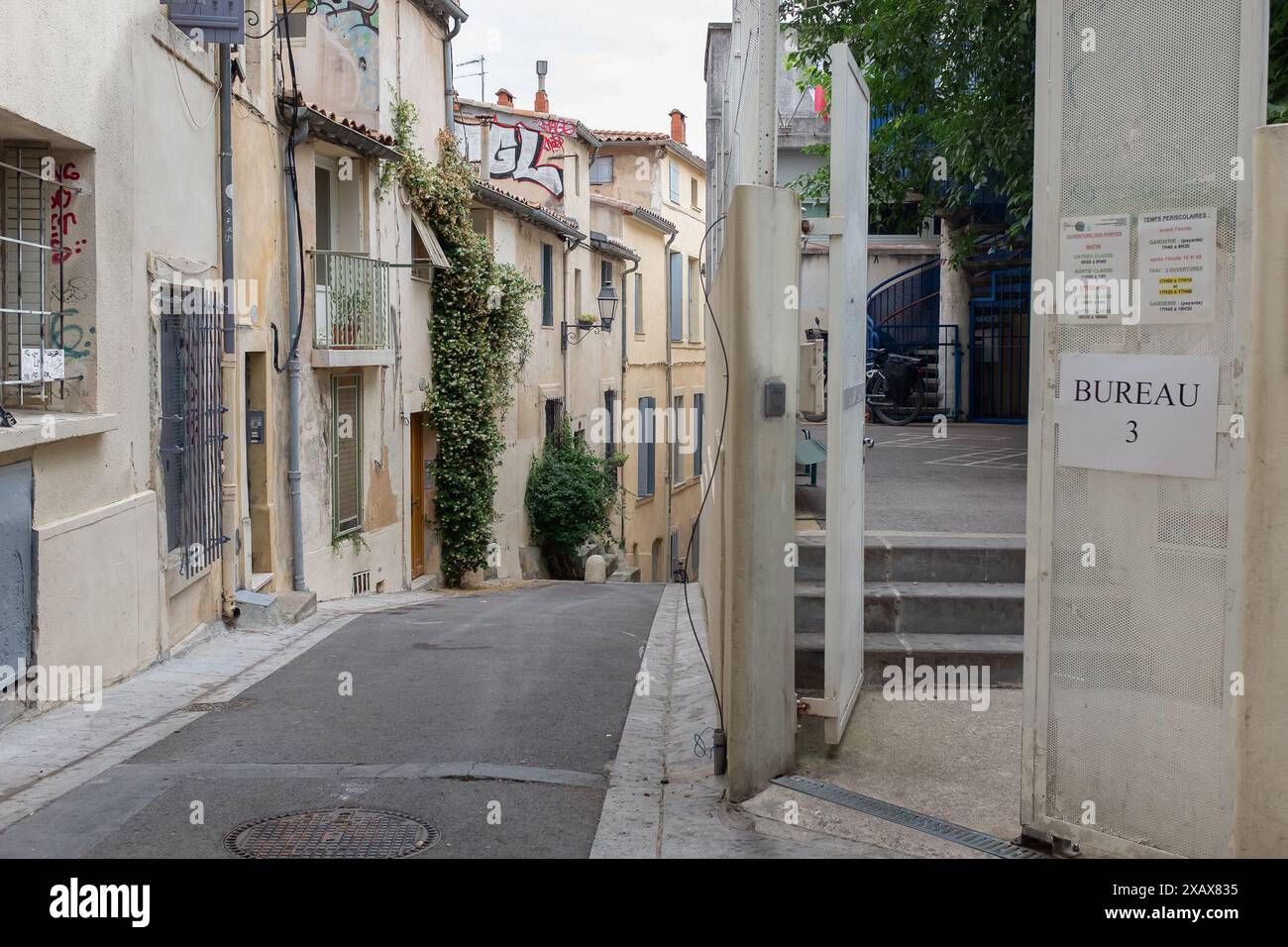 Montpellier, Frankreich. Juni 2024. Ein Wahllokal, das in einer kleinen städtischen Grundschule für die Wahlen zum Europäischen Parlament eingerichtet wurde. Credit ReportageMPL/Alamy Live News Stockfoto