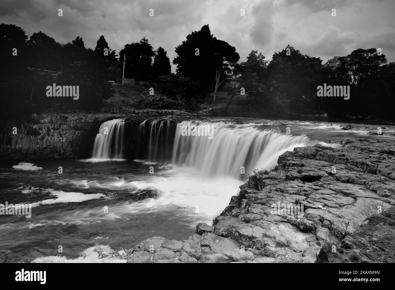 Der Kerikeri-Wasserfall in Waitangi Stockfoto