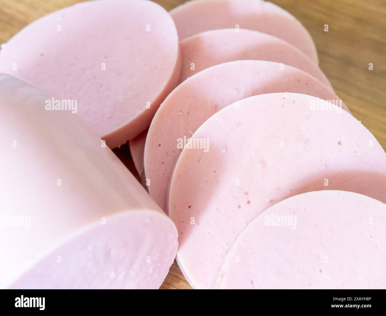 Anzeige Der Deli-Auswahl. Fleischgerichte werden gezeigt, ideal für Catering-Angebote. Stockfoto