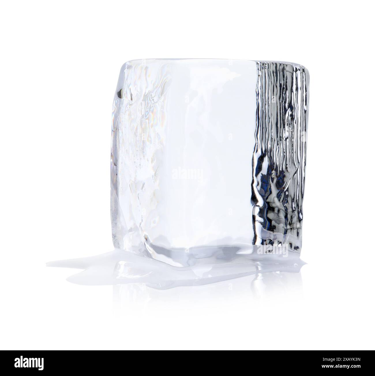 Ein Eisblock isoliert auf weiß Stockfoto