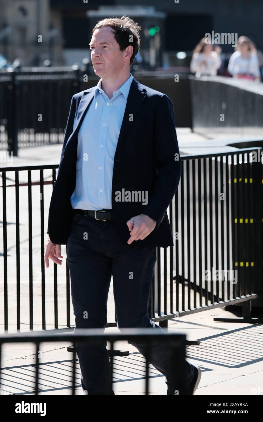 Houses of Parliament, London, Großbritannien. September 2023. Der ehemalige Finanzkanzler George Osborne, „Fakes“, verließ die Kammern des Parlaments. Stockfoto