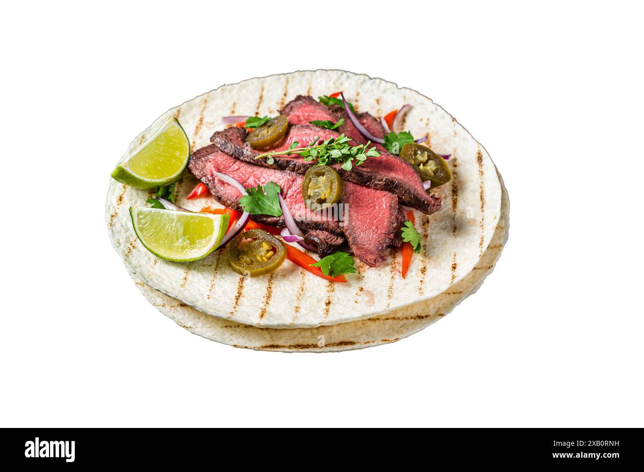 Tacos aus mexikanischem Rindfleisch Fajitas alambre mit Zwiebeln, Jalapeno und Paprika. Isoliert auf weißem Hintergrund Stockfoto