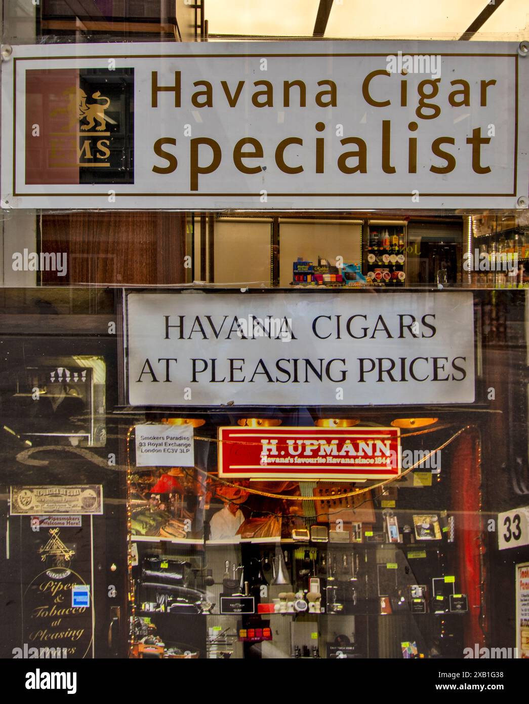 Havanna Zigarren Shop Window Smokers Paradise 33 Royal Exchange London Stockfoto