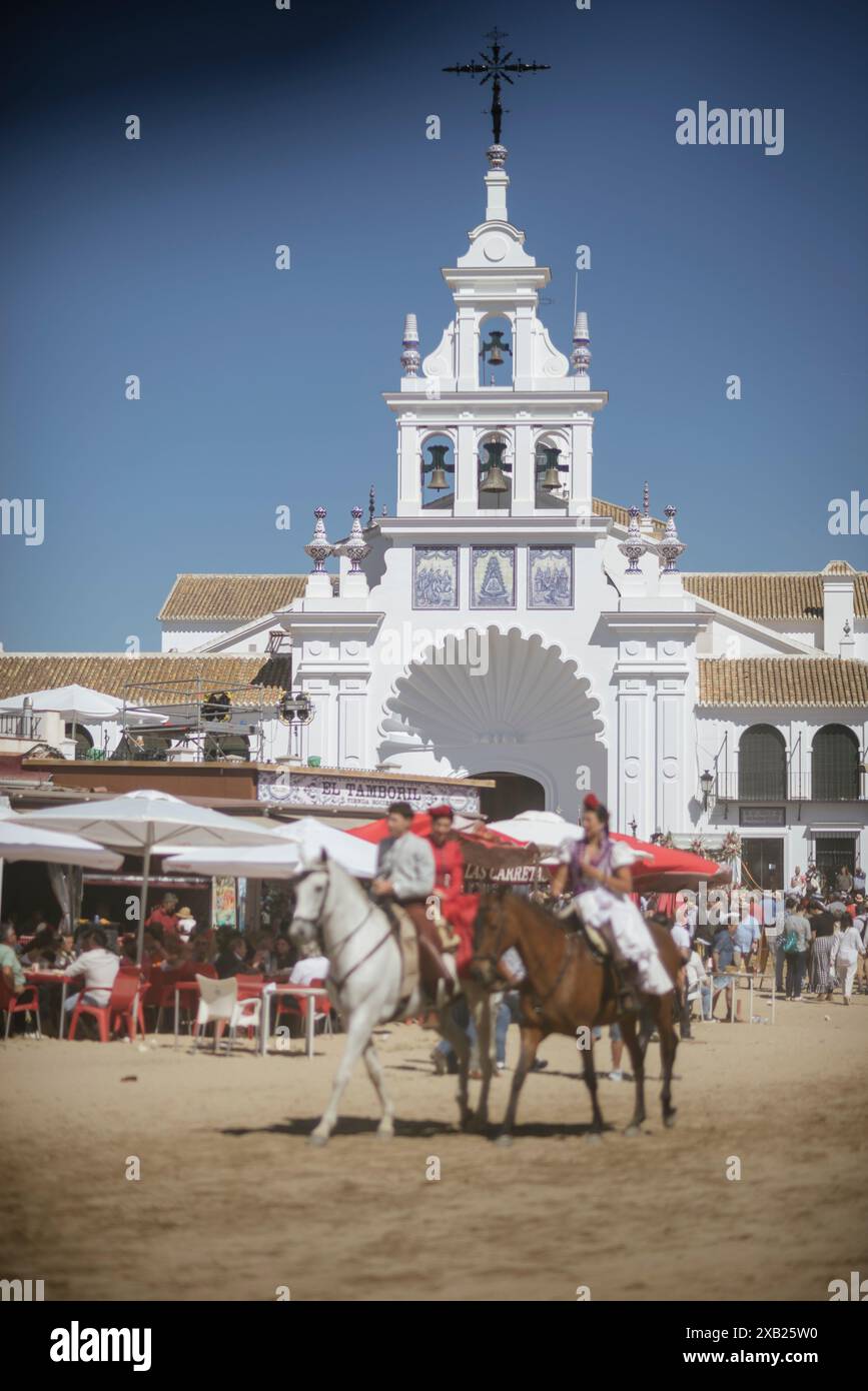 Besuchen Sie die Ermita del Rocio während des Festes der Jungfrau. Stockfoto