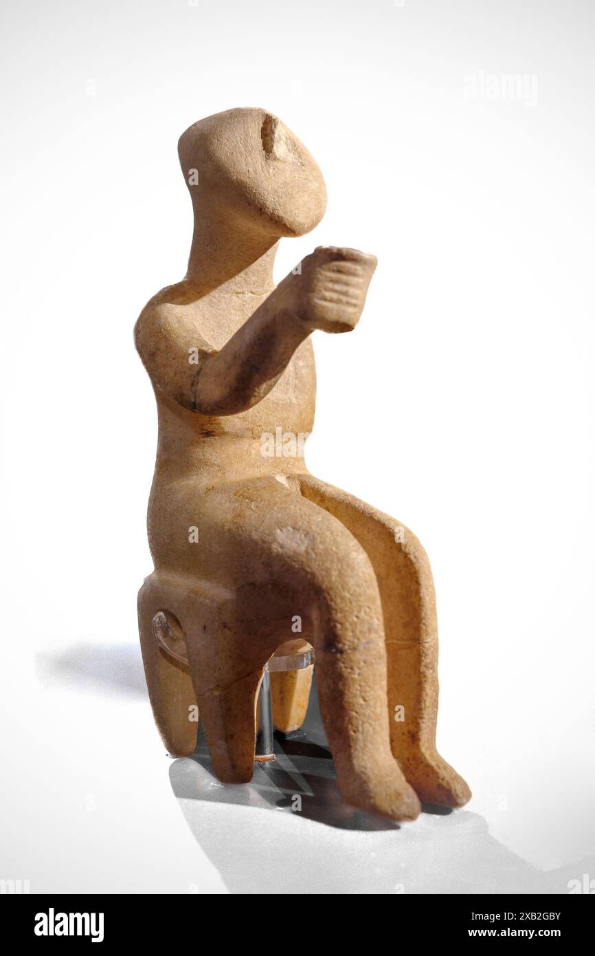 KYKLADISCHE KUNST, der Becherträger, Figur des kanonischen Typs, Syros-Phase. Frühbronzezeit, frühe Kykladische II-Periode. 2800-2300 v. Chr. Syros, Griechenland. Stockfoto