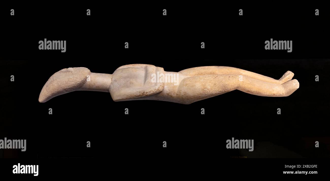KYKLADISCHE KUNST. Seitenansicht einer weiblichen Figur des kanonischen Typs. Spedos-Vielfalt. Frühe Bronzezeit, frühe Kykladische II. Periode 2800-2300 v. Chr. Syros, Stockfoto