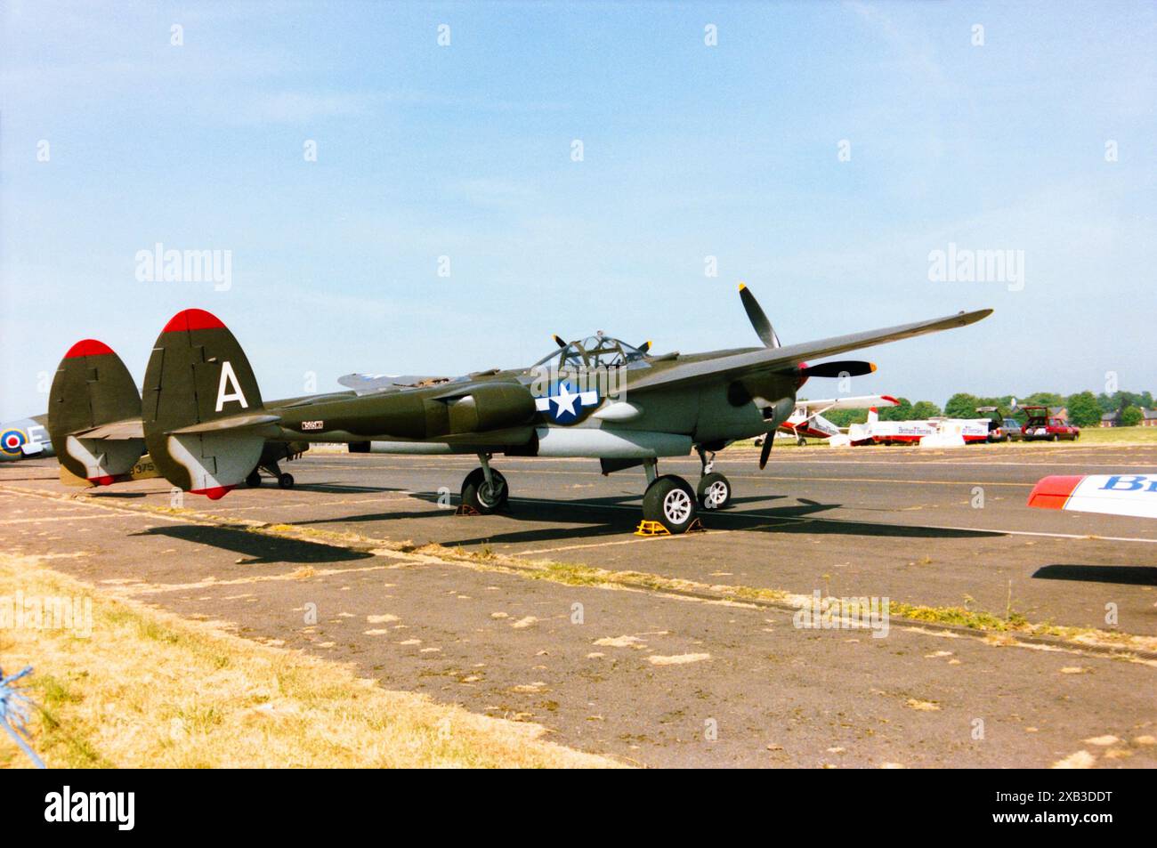 Lockheed P-38L Lightning 44-53186 N505MH, G-MURU, Kampfflugzeug des Zweiten Weltkriegs auf der Biggin Hill International Air Fair im Jahr 1989. Das Flugzeug wurde nach dem Krieg von der war Assets Administration für die Luftkartierung in den 1960er Jahren gekauft, bevor es gelagert und später als Warbird restauriert wurde. In den 1980er Jahren flog er als N505NH in die USA, dann 1989 mit Doug Arnold/Warbirds von GB nach Großbritannien, wobei G-MURU reserviert, aber nicht übernommen wurde. Kehrte 1990 in die USA zurück und ging bis 2014 durch verschiedene Besitzer, die vom American Heritage Museum gekauft wurden Stockfoto