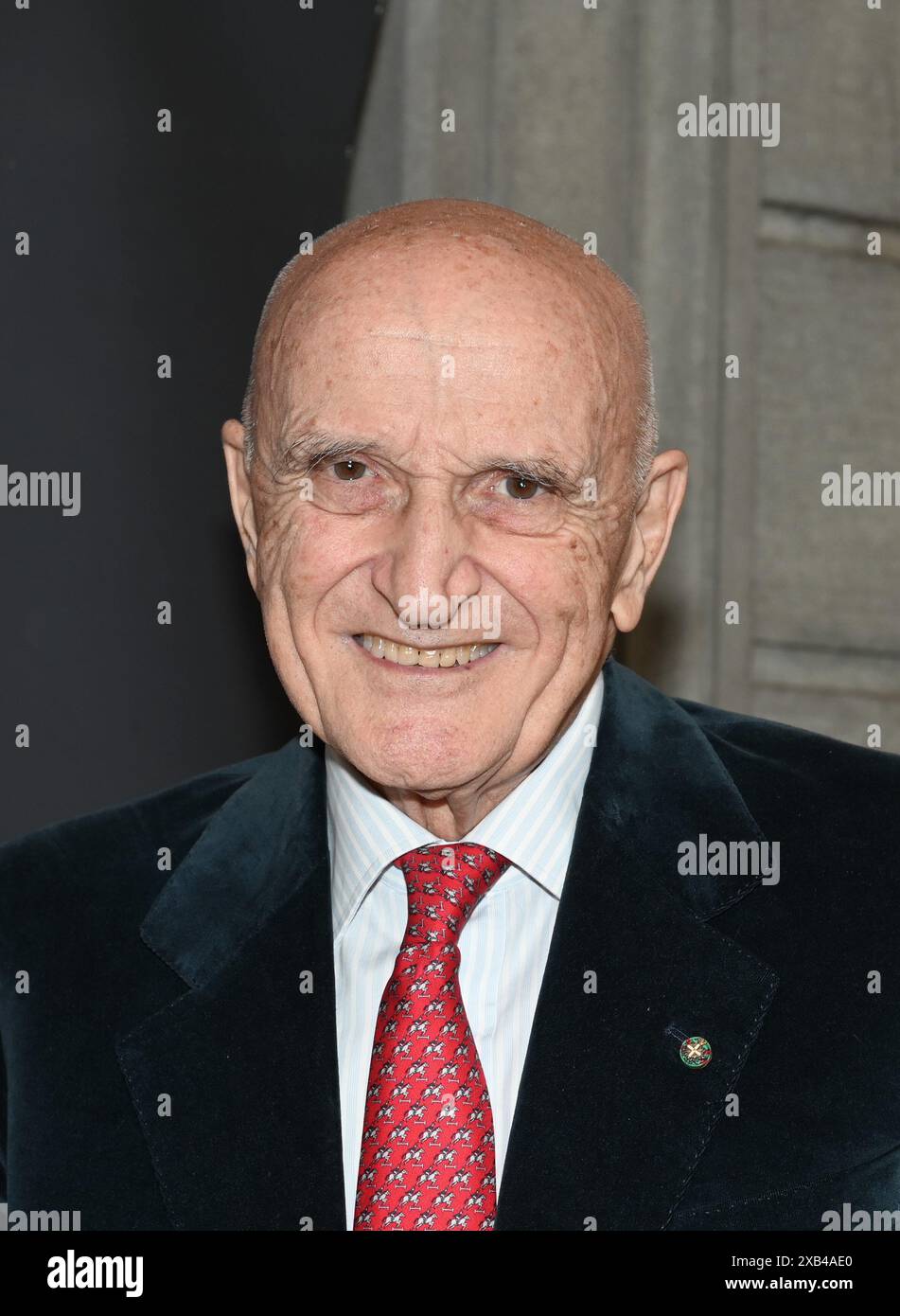 Nicht Er, Italien. Juni 2024. Luino, Italien Salvatore Accardo spricht und erhält den Chiara 2024 Award beim Il Festival del Racconto mit einem Interview von Nicola Siani auf dem Foto: Salvatore Accardo Credit: Independent Photo Agency/Alamy Live News Stockfoto