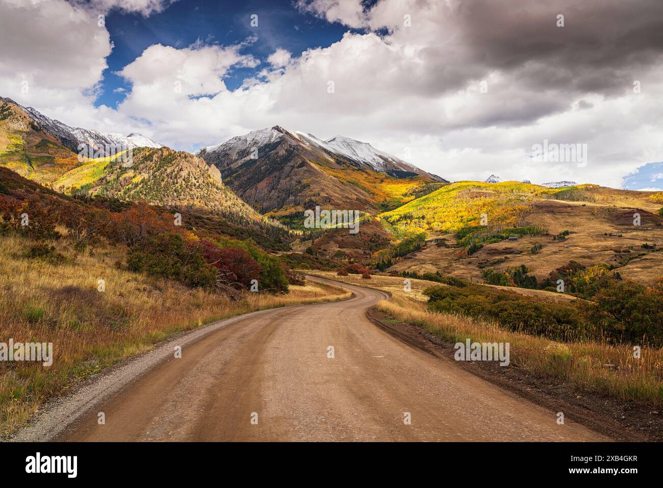 Wunderschöner Herbstnachmittag entlang der Last Dollar Road in Colorado Stockfoto