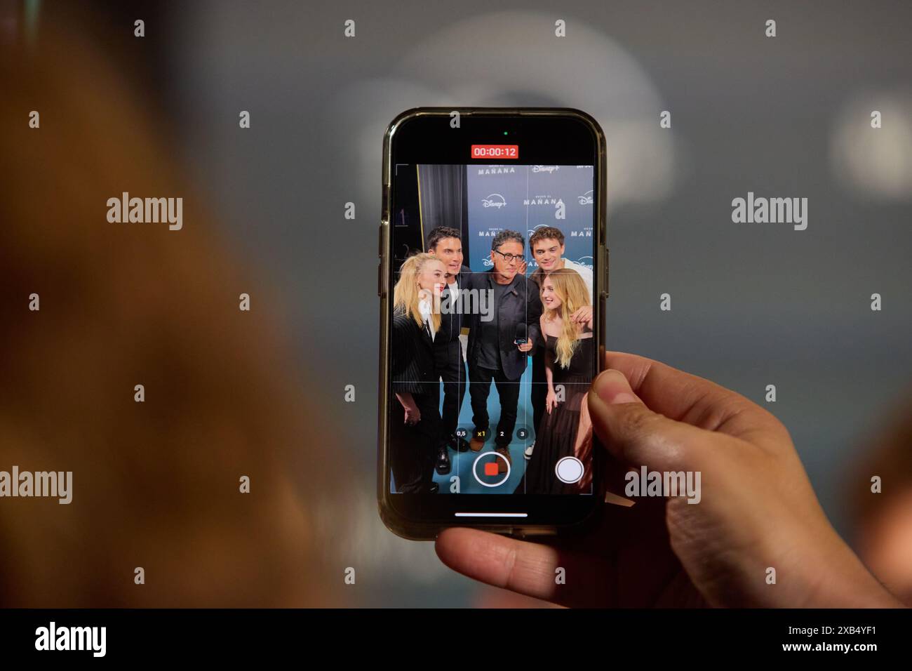 Alex Gonzalez, Marta Hazas, Daniel Ecija, Gabriel Guevara und Denisse Pena nehmen am 6. Oktober 2024 am Fotoruf der neuen Disney-Serie Desde el Manana in Madrid Teil. (Foto: Hazhard Espinoza Vallejos/NurPhoto) Credit: NurPhoto SRL/Alamy Live News Stockfoto