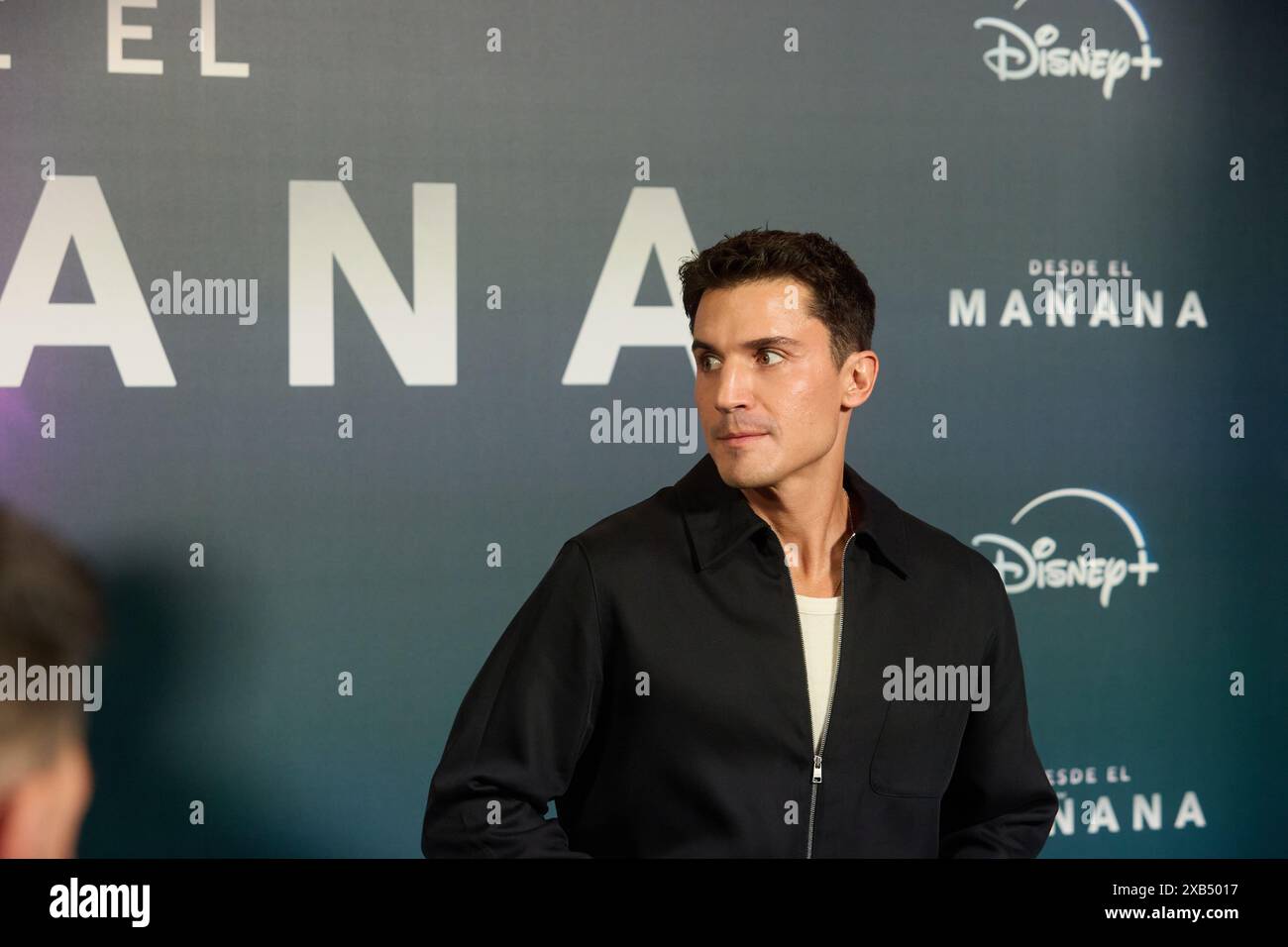 Alex Gonzalez nimmt am 6. Oktober 2024 am Fotoruf der neuen Disney-Serie „Desde el Manana“ in Madrid Teil. (Foto: Hazhard Espinoza Vallejos/NurPhoto) Credit: NurPhoto SRL/Alamy Live News Stockfoto