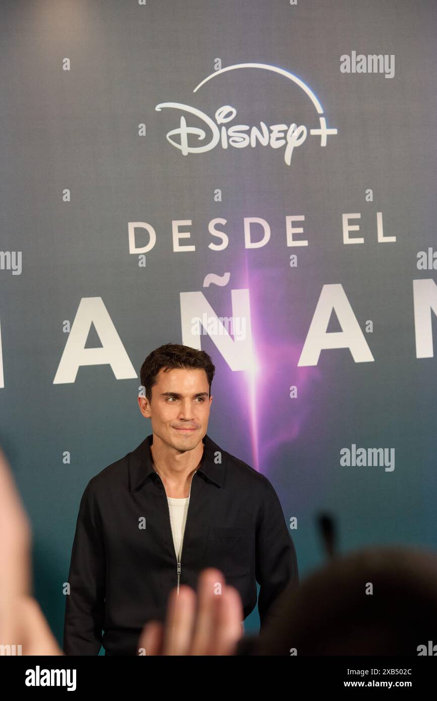 Alex Gonzalez nimmt am 6. Oktober 2024 am Fotoruf der neuen Disney-Serie „Desde el Manana“ in Madrid Teil. (Foto: Hazhard Espinoza Vallejos/NurPhoto) Credit: NurPhoto SRL/Alamy Live News Stockfoto