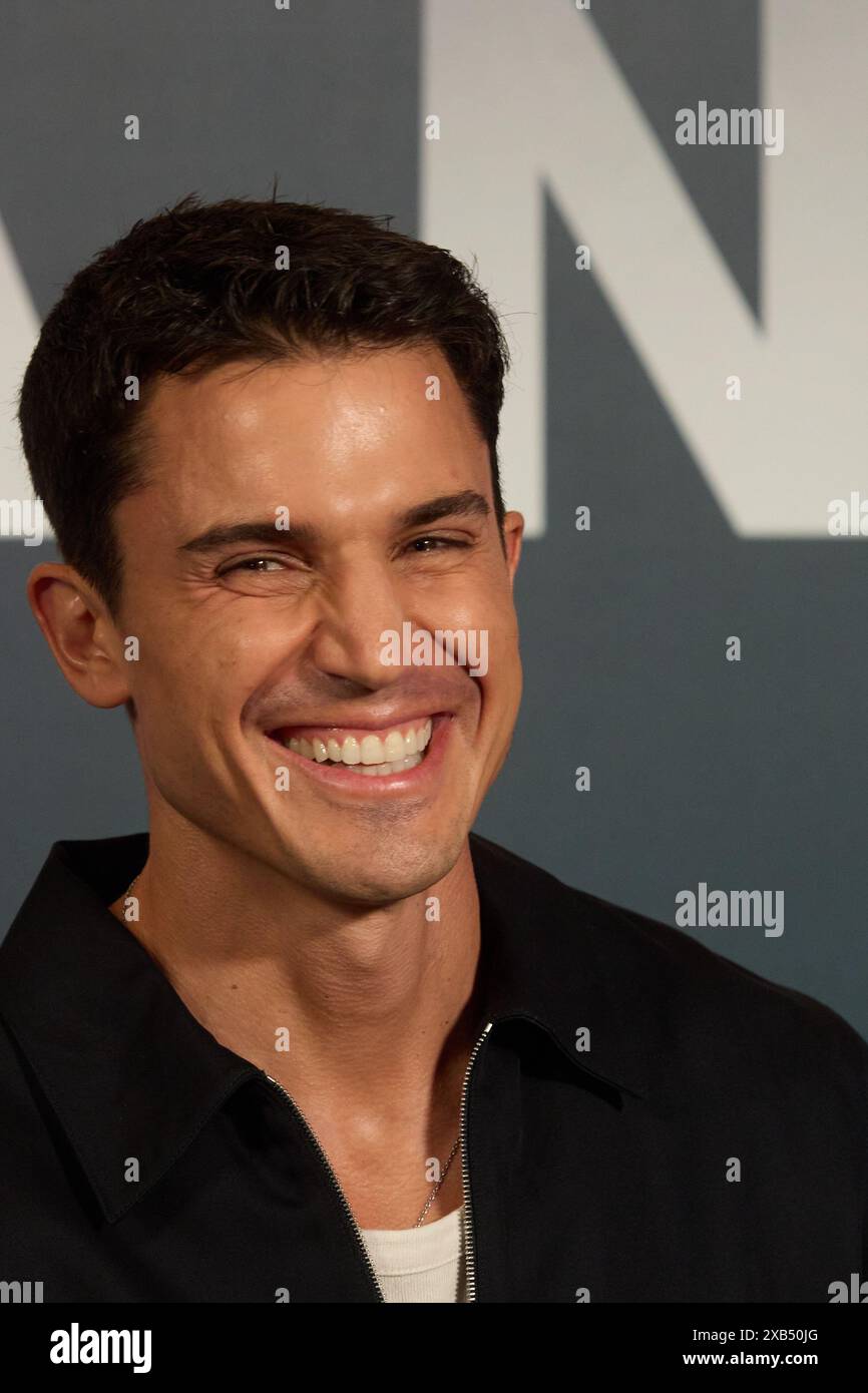Alex Gonzalez nimmt am 6. Oktober 2024 am Fotoruf der neuen Disney-Serie „Desde el Manana“ in Madrid Teil. (Foto: Hazhard Espinoza Vallejos/NurPhoto) Credit: NurPhoto SRL/Alamy Live News Stockfoto