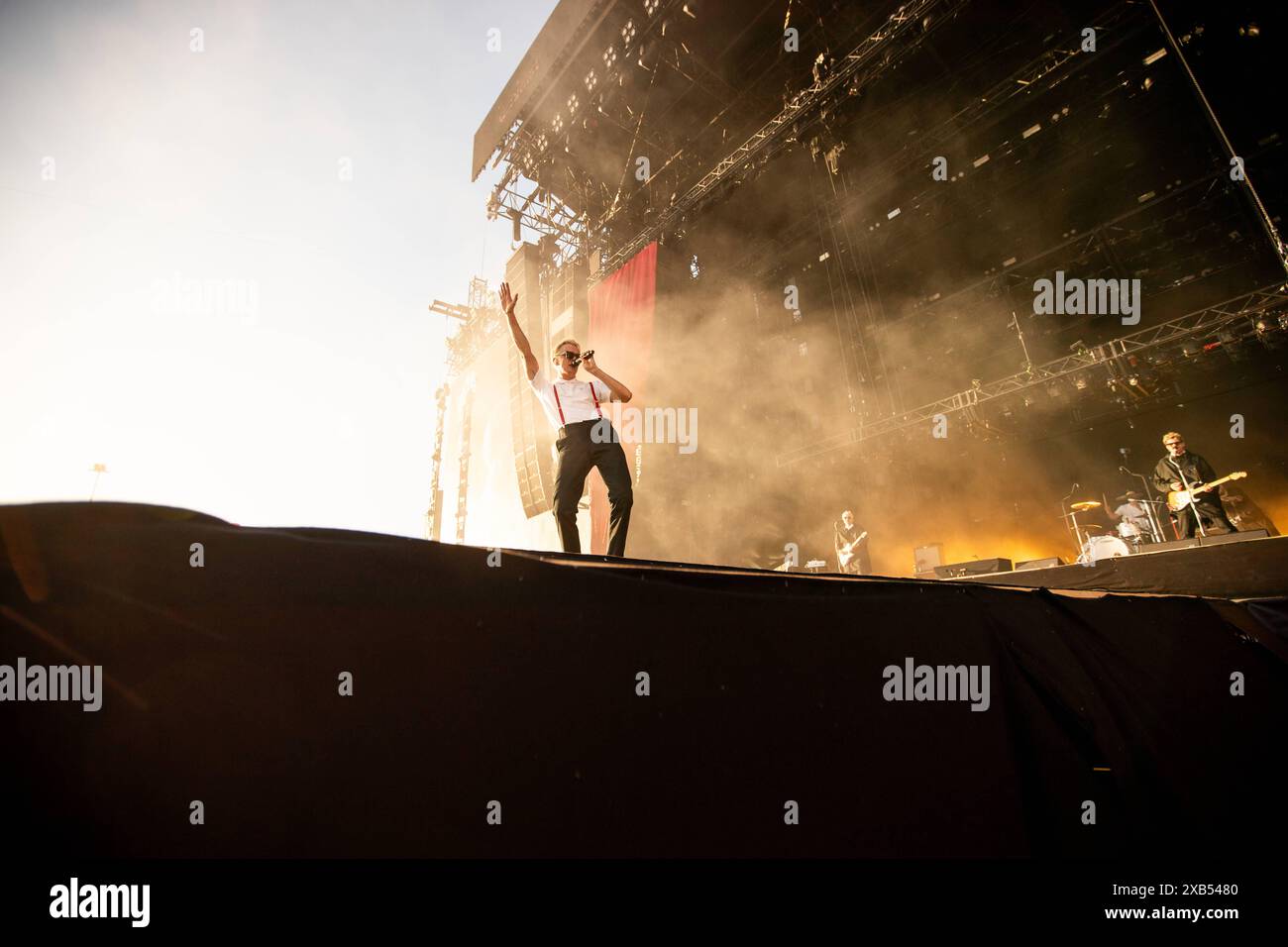 Felix Brummer/Kummer Gesang während des Auftritts der deutschen Rap-Rock-Band Kraftklub im Rahmen des Festivals Rock am Ring 2024 am Nürburgring. Nürburgring Rheinland-Pfalz Deutschland *** Felix Brummer Kummer singt während des Auftritts der deutschen Rap-Rock-Band Kraftklub im Rahmen des Rock am Ring 2024 Festivals auf dem Nürburgring Nürburgring Rheinland-Pfalz Deutschland Stockfoto