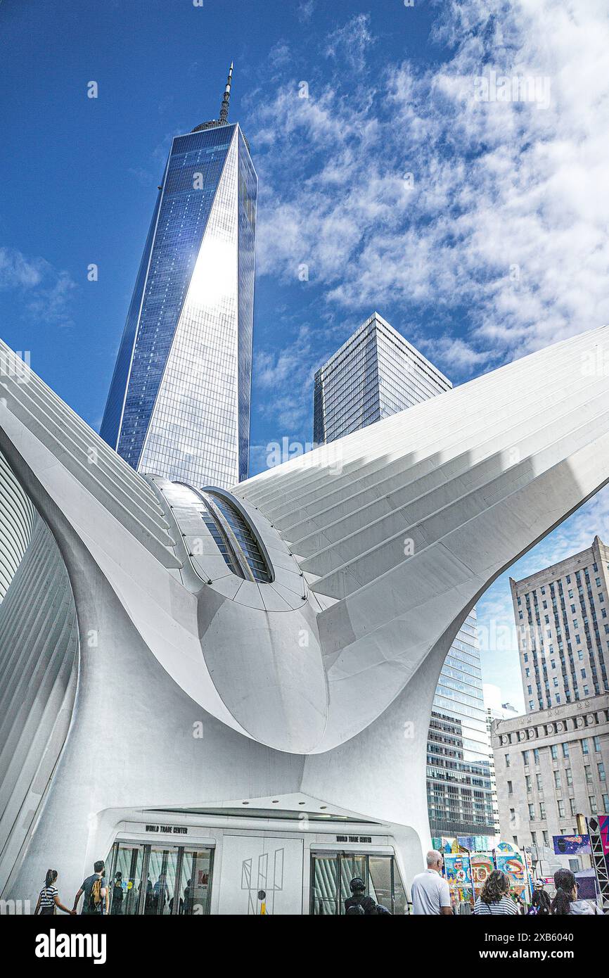 Oculus Transportation Hub und One World Trade Center, Financial District, New York City, New York, USA Stockfoto