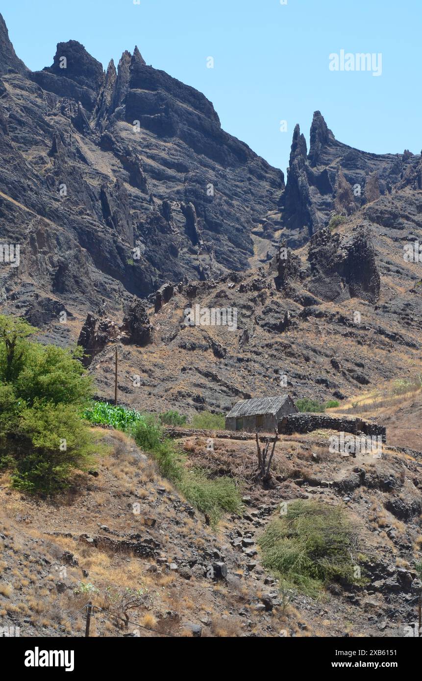 Zerklüftete vulkanische Landschaften im westlichen Santo Antao, Cabo Verde Stockfoto