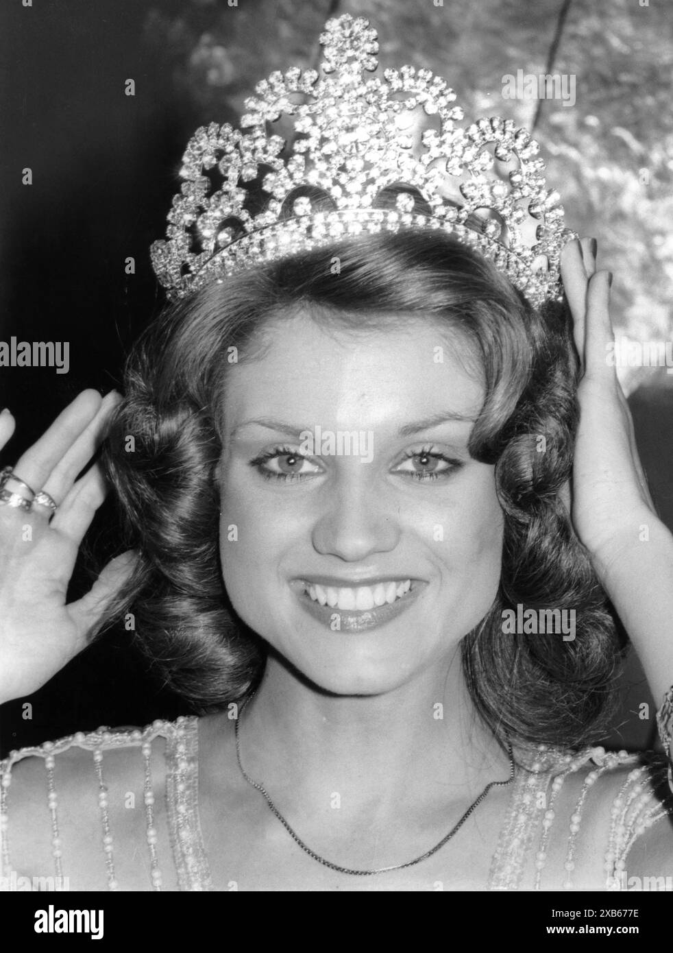 17. Januar 1981: London, England, Vereinigtes Königreich: Die zwanzigjährige MICHELLE HOBSON aus Kirkby in the Field, Notts United Kingdom, wurde im Finale in einem Londoner Hotel zur Miss Great Britain gekürt. Durch den Sieg gewann sie 3000 Pfund und ein Auto. (Foto: © Keystone Press Agency/ZUMA Press Wire). NUR REDAKTIONELLE VERWENDUNG! Nicht für kommerzielle ZWECKE! Stockfoto