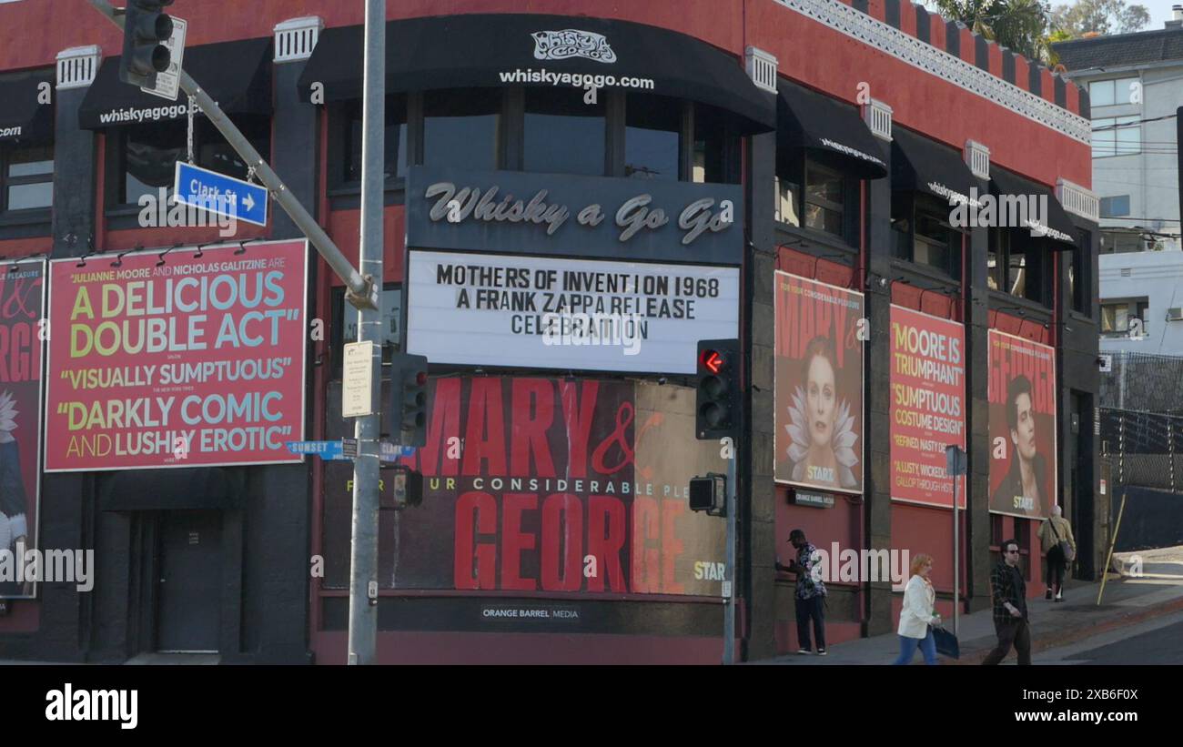 West Hollywood, Kalifornien, USA 10. Juni 2024 Frank Zappa Day erklärte heute mit Müttern der Erfindung 1968 Ein Frank Zappa Release Celebration Marquee auf dem Whisky A Go on Sunset Blvd am 10. Juni 2024 in West Hollywood, Kalifornien, USA. Foto: Barry King/Alamy Stock Photo Stockfoto