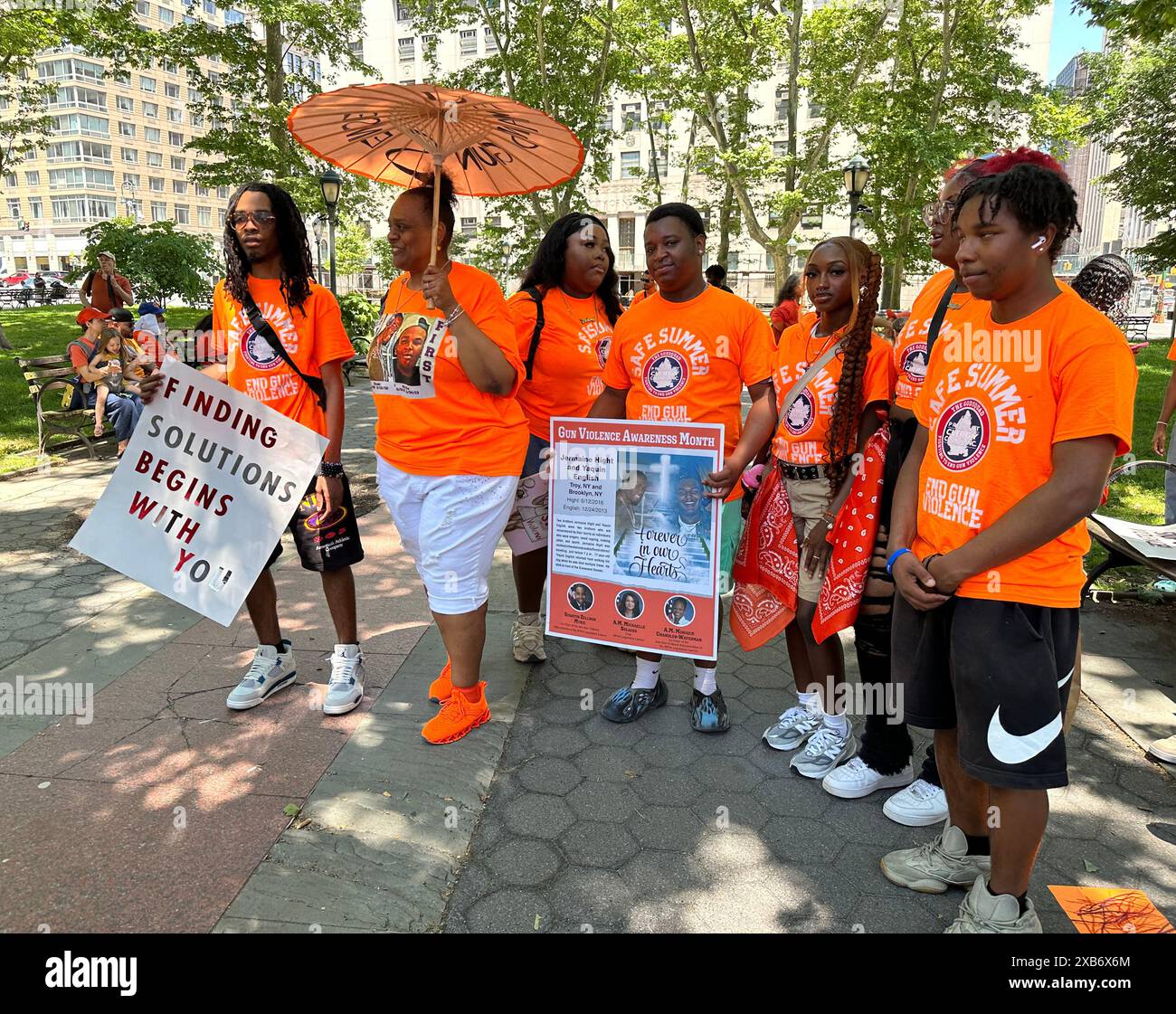 Moms Demand Action und alliierte Gruppen veranstalten im Rahmen von Gun Violence Awareness Month eine Endkundgebung zum Thema Waffengewalt am Foley Square in Lower Manhattan. Stockfoto