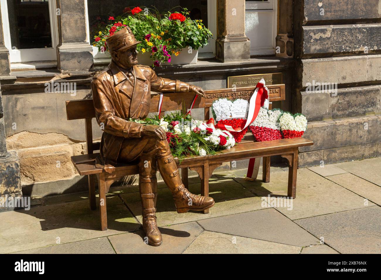 Statue des polnischen Kriegshelden General Stanislaw Maczek in den City Chambers in Edinburgh Old Town, Schottland Stockfoto